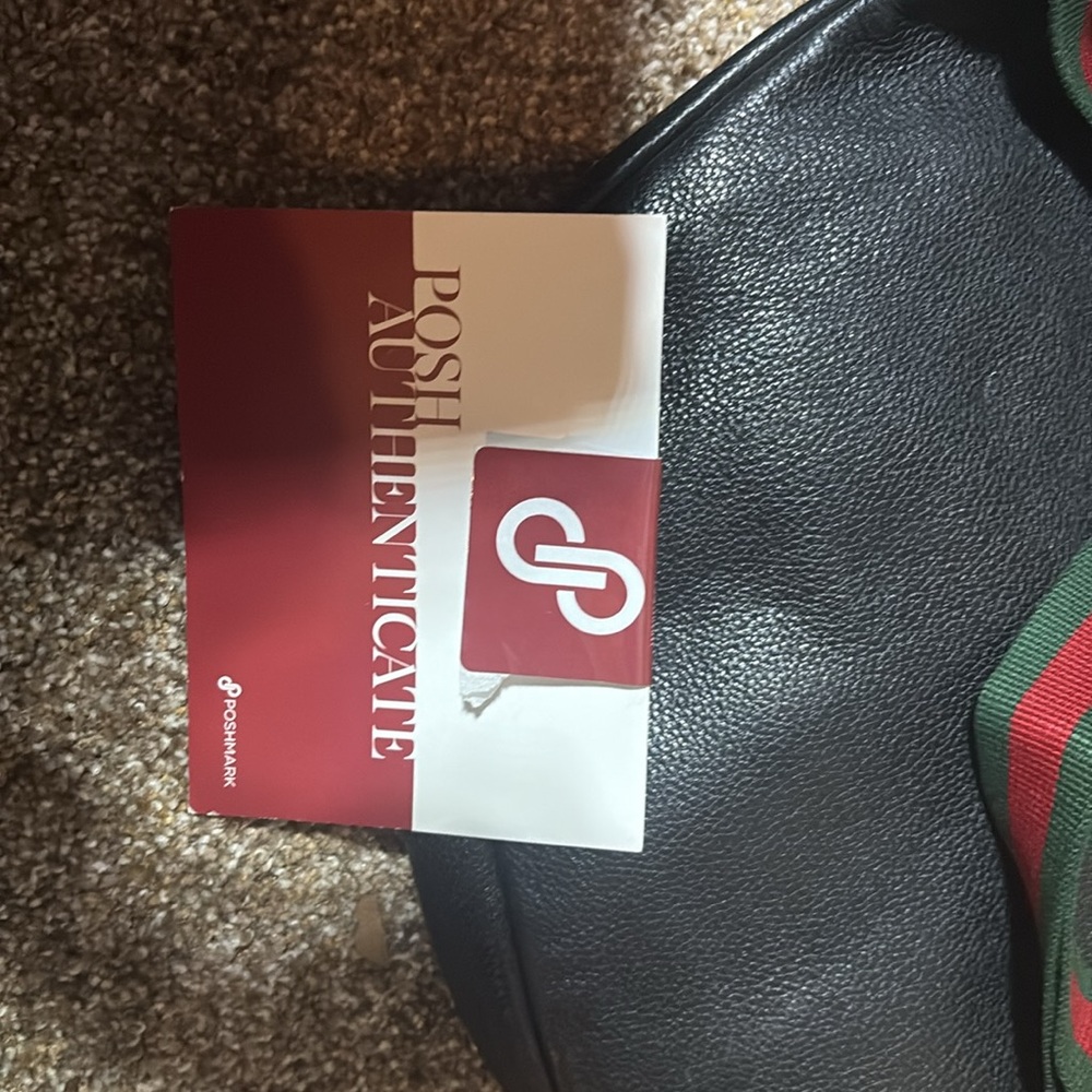 Gucci Black Leather Men's Bag - Picture 3 of 3